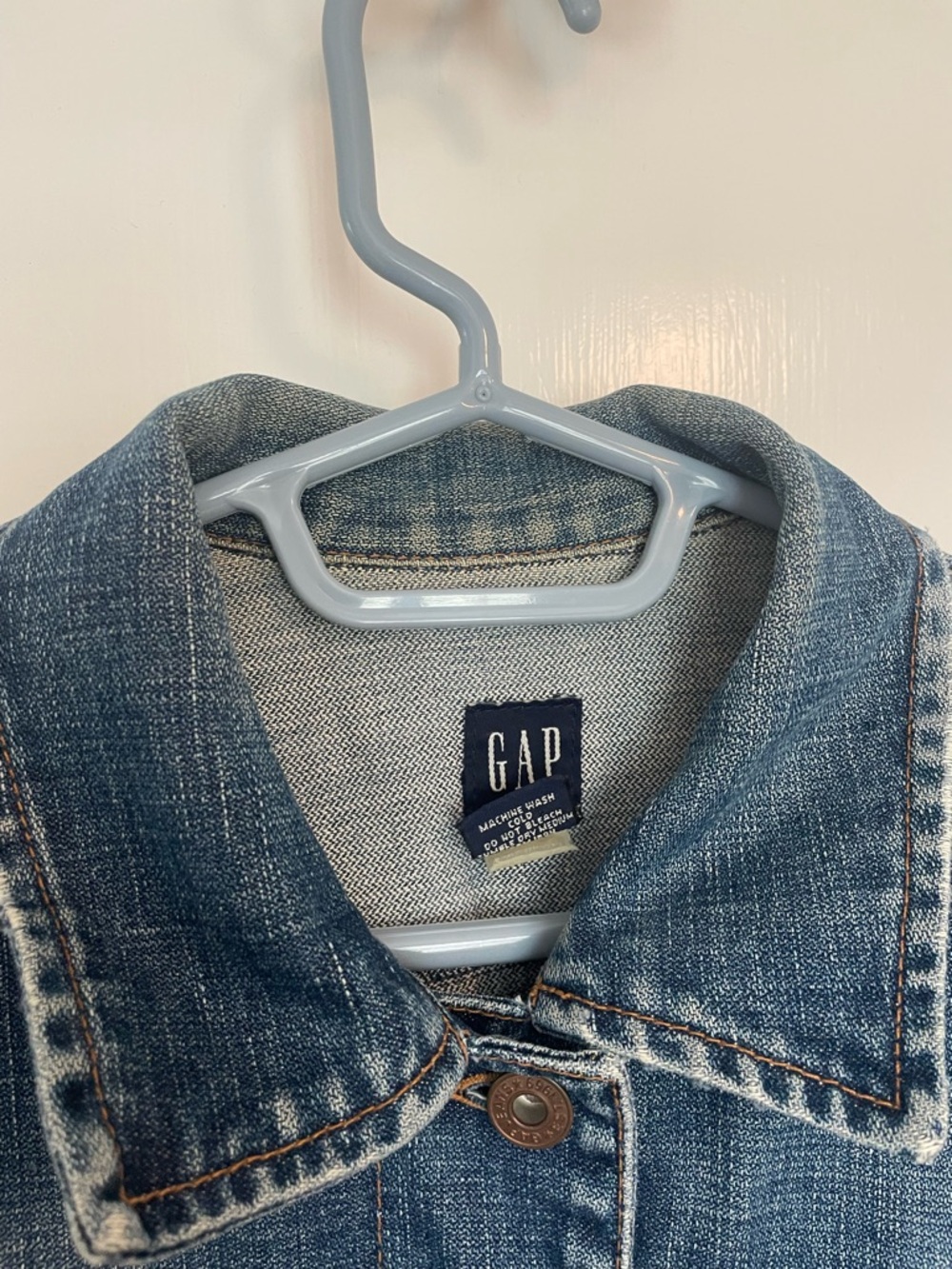 Gap Jean Jacket - M - Picture 6 of 8